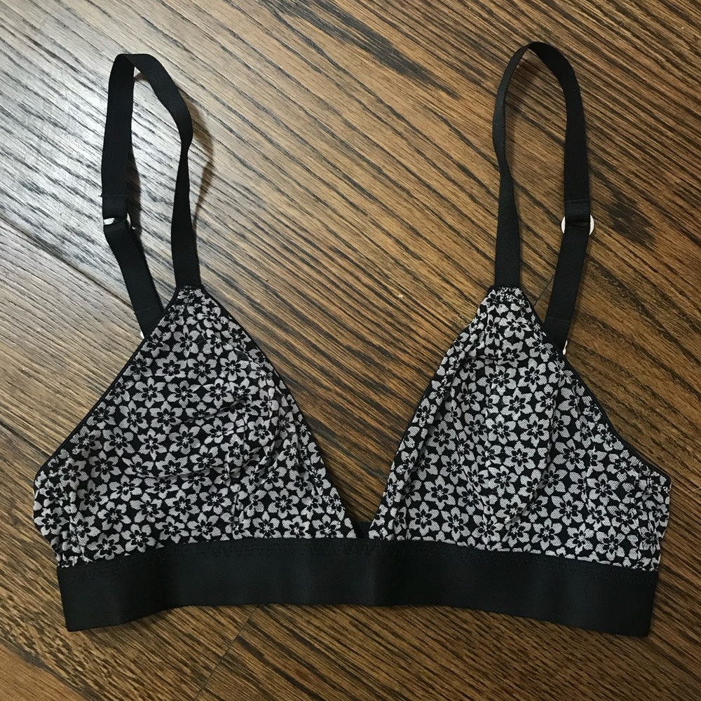 ( SOLD ) H&M Microfiber Floral Bralette 🌸